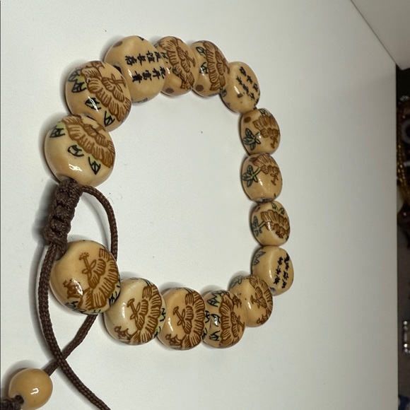 Adjustable Tan Beaded Bracelet with Intricate Chinese calligraphy friendship - Picture 4 of 9